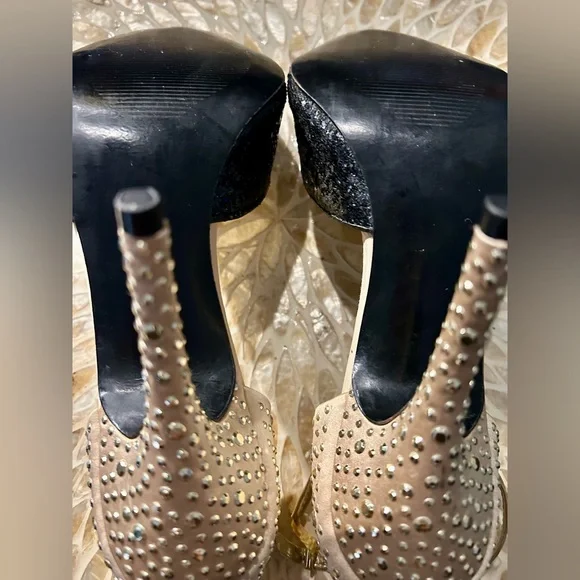 Carlos Santana Gaia Black and Gold Shimmer Studded Heels - Picture 3 of 8